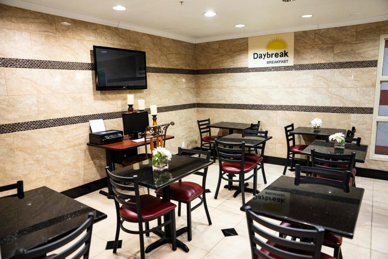 Days Inn By Wyndham Конкорд Екстер'єр фото